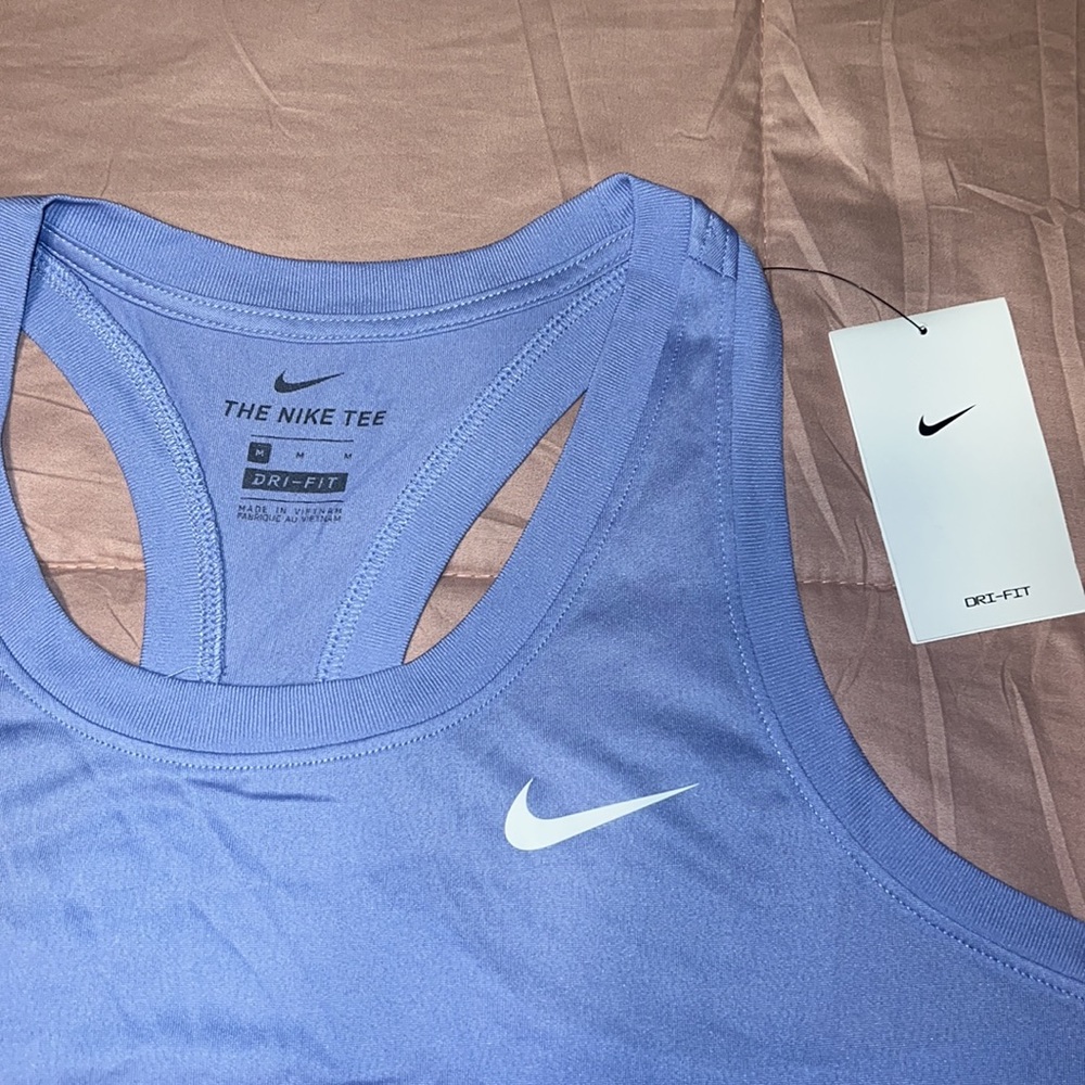 Women’s Nike The Nike Tee Dri-fit - Picture 2 of 3